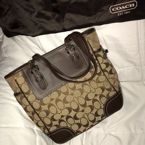 ๐ CLASSY COACH BAG - Picture 3 of 8